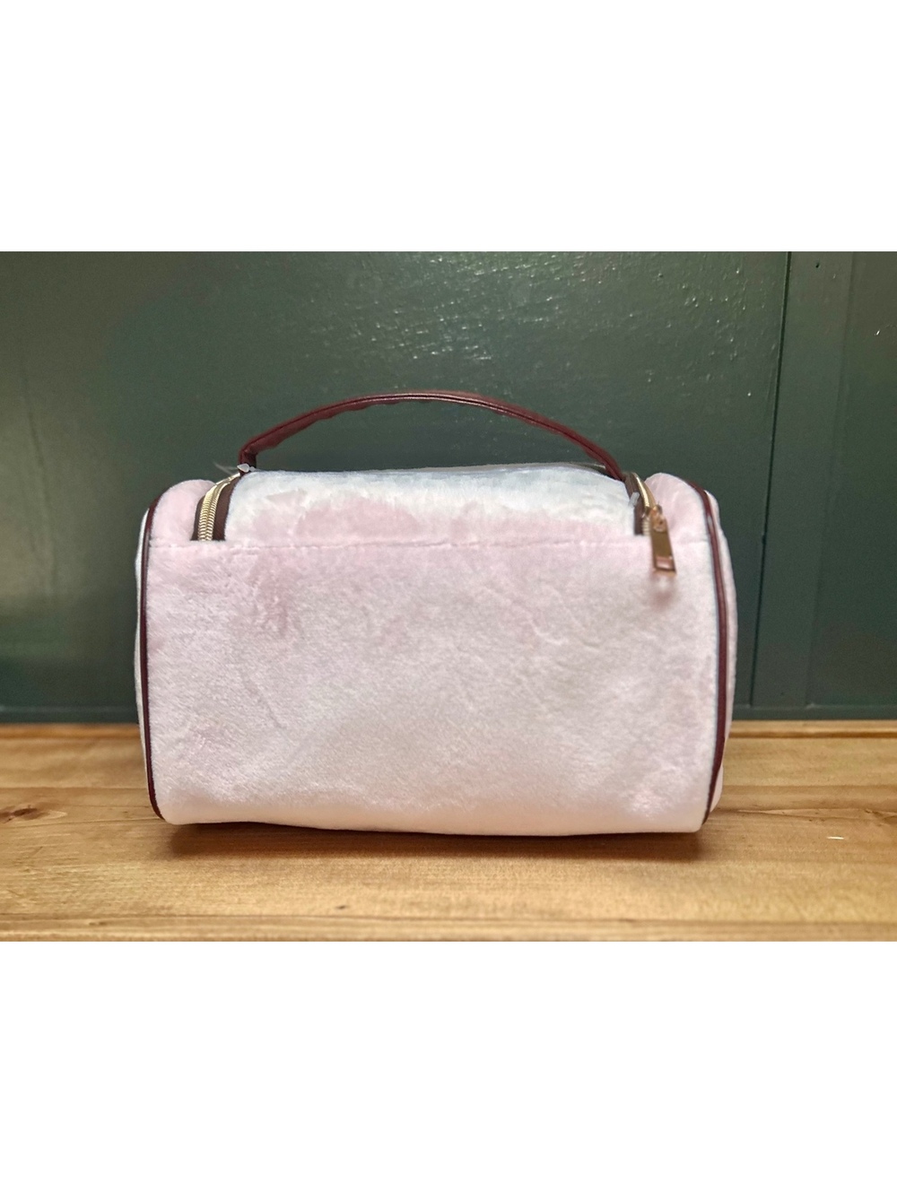 Juicy Couture Pink Plush Cosmetic Bag with Gold Zippers and Logo Detail NWT - Picture 4 of 9